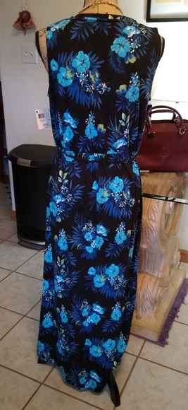 NWT🖤💙Maxi by Basic Editions - Picture 3 of 10